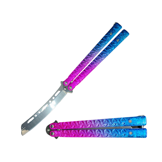 Dos_navajas_mariposa_abierta_otra_cerrada_Mango_bicolor_azul_y_Rosa_hoja_plateada