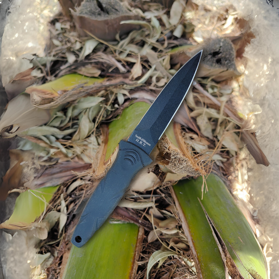 Neck Knife - Cuchillo de Cuello y Bota